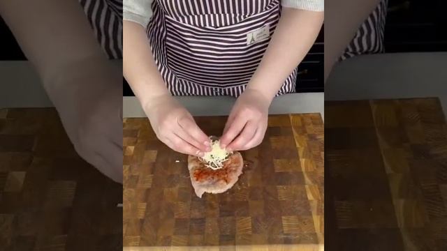 Куриные рулетики в Духовке с грибами и сыром смотреть онлайн