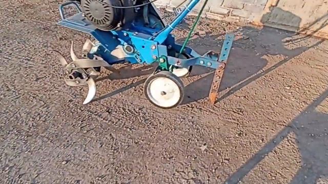 Культиватор Крот автоматический подъём сошника