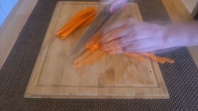 Hackbällchen -Suppe Mit Tomaten Und Gewürzgurken. Unbedingte Wiederholungsgefahr!