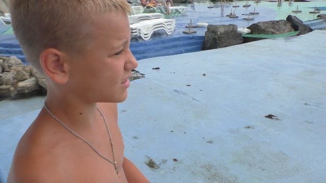 Посёлок "Утёс". Вот и такой есть пляж. Крым. смотреть онлайн