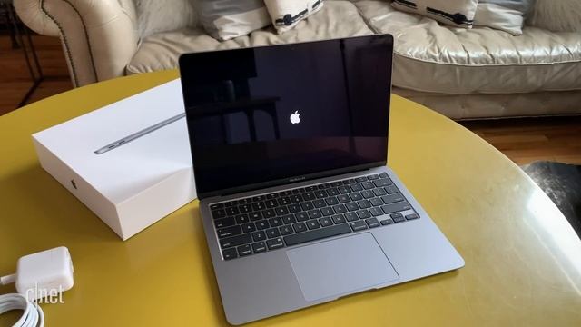 Hands-on with the 2020 MacBook Air смотреть онлайн