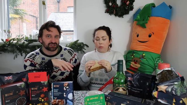 ALDI CHRISTMAS SNACKS TASTE TEST 2021 | Trying The NEW IN Aldi Christmas Festive Food смотреть онлайн