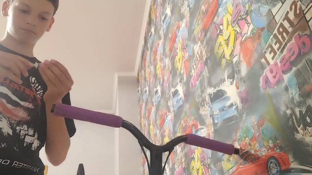 КАК ПОМЕНЯТЬ ГРИПСЫ НА САМОКАТЕ смотреть онлайн