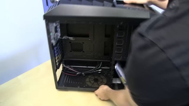 Zalman Z11 Plus HF1 Edition Gaming Case Unboxing & Showcase Linus Tech Tips смотреть онлайн