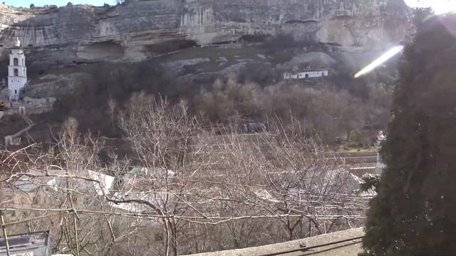Свято-Успенский мужской пещерный монастырь в Бахчисарае (Крым). Путешествия с ребенком по России смотреть онлайн