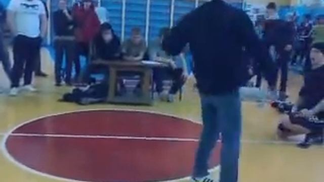 23.03.13 БР поездка в Темрюк на Батлы ФолоуМастер Медведев Саня 3 раунд смотреть онлайн