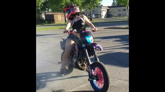 GIRLS ON BIKES 2! Stunt, Burnout, Wheelie! Like a boss! Девочки на байках 2. Красивые и отважные! смотреть онлайн