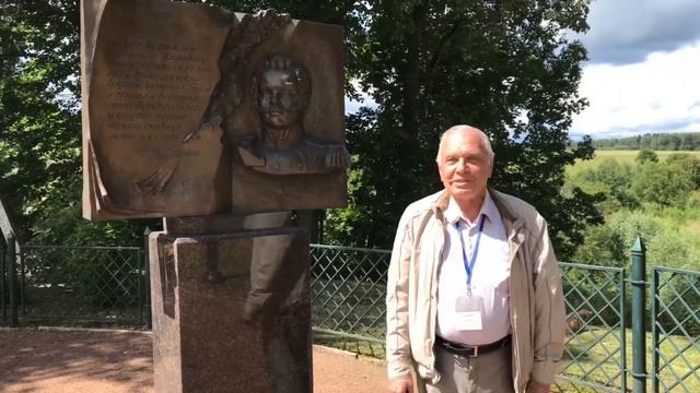 У памятника Денису Давыдову на Бородинском поле рассказывает В.К.Ушаков. смотреть онлайн