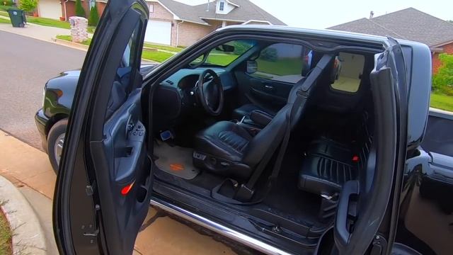 Copart $900 Ford F150 Harley Davidson - NEW PAINT + New House Tour смотреть онлайн