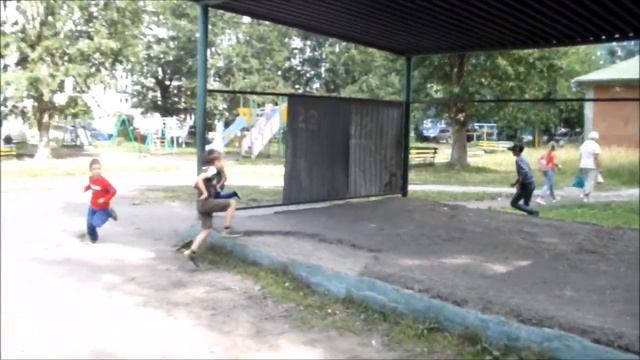 Дети играют в игру "Краски". г.Ачинск Автор Елена Цыганова 14.08.19г. смотреть онлайн