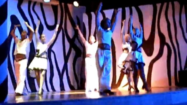 танец Latina dence.wmv смотреть онлайн