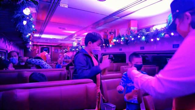 The Polar Express Train Ride Full Experience смотреть онлайн
