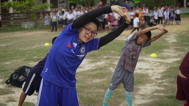 FIM-Family Project Laos 2nd part - "Education & Integration through Football" смотреть онлайн