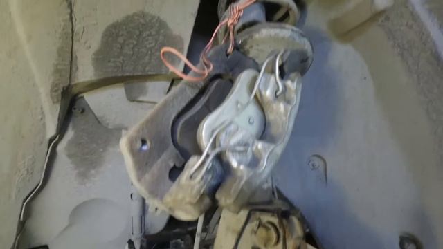 Замена левого сальника коробки передач Рено Дастер 4Х4 смотреть онлайн