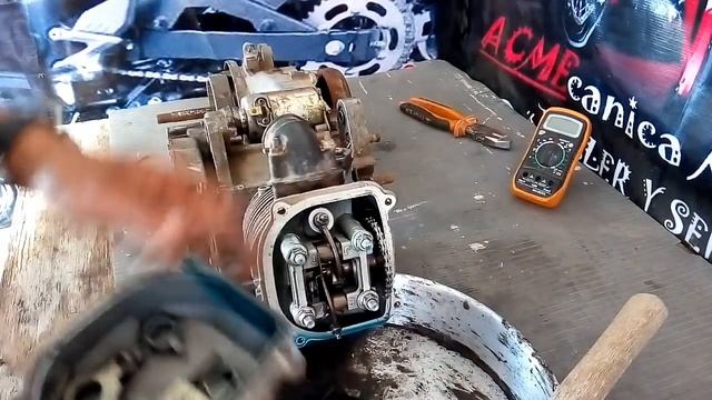 DESARME DE UNA MOTOR DE SCOOTER 125CC 150 CC PASO A PASO PARTE 1 смотреть онлайн