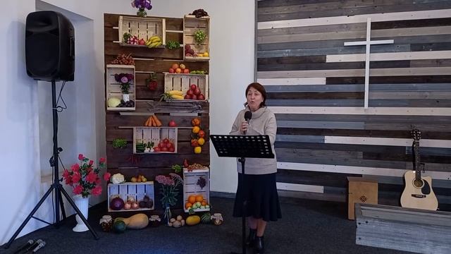 Людмила Приходько - Последнее время живем ( Стихотворение ) смотреть онлайн