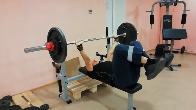 Военный жим штанга весом 75 кг на максимальное количество раз смотреть онлайн