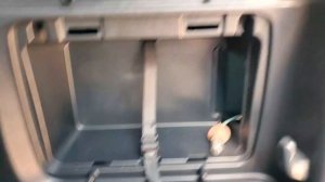 2002-2006 Toyota RAV4 (2nd Generation) Taillight Lens Assembly Removal or Bulb Replacement