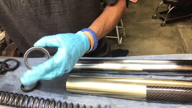 Showa Inverted Cartridge Fork Seal Replacement 1997-2007 Honda CR250R