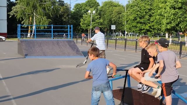 Подарки за Трюки - Мега Скут в Скейт Парке AOneCool