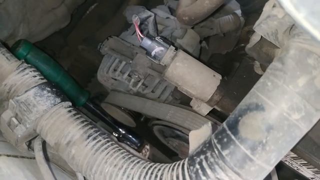 Как СНЯТЬ генератор TOYOTA Yaris 1.3 2SZFE и понять что ГУДИТ помпа :) смотреть онлайн