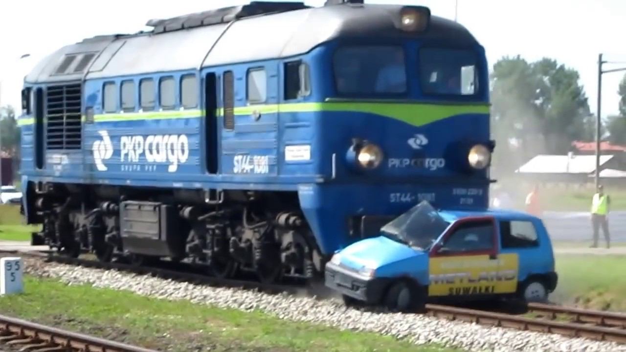 ДТП на переезде ТЕСТ ДРАЙВ-ST44(М62) против легковушки смотреть онлайн