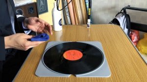 Чистим пластинки от пылищи и грязищи (Cleaning records from dust and dirt)