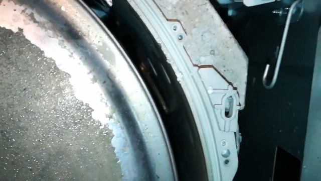 Телефон провалился в стиральную машинку, как достать... смотреть онлайн