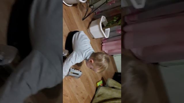 Тёмик и новая игрушка -паровоз. смотреть онлайн