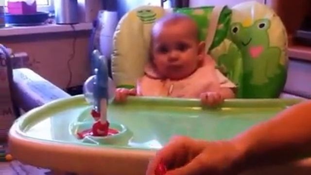 Кристина кушает "бабушкино лукошко" ч2 смотреть онлайн