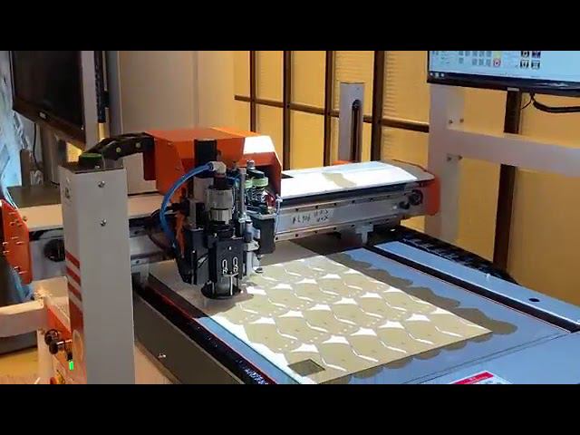 Раскройный комплекс EMMA C 906 смотреть онлайн