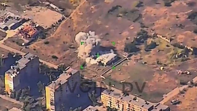 ВКС РФ наносит удары по боевикам ВСУ в окрестностях Угледара. смотреть онлайн