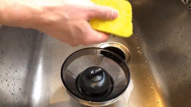 Breville Oracle Touch Maintenance - Washing the bean hopper смотреть онлайн