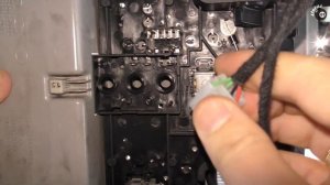 Подключаем видеорегистратор к плафону  Киа Спортейдж 3 / Видеорегистратор в Kia Sportage