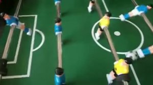 Как научиться играть в настольный футбол. Кикер