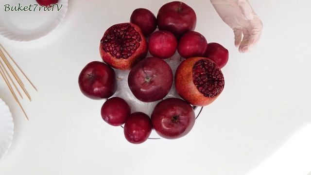 Берем фрукты и собираем букет в шляпной коробке смотреть онлайн