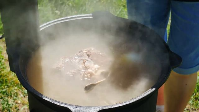 Жижиг Галнаш в казане (чеченские галушки с мясом) смотреть онлайн