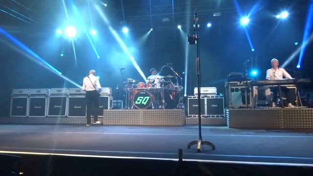 STATUS QUO - Rockin' All Over The World / Hessentag . Herborn Germany 2016 смотреть онлайн
