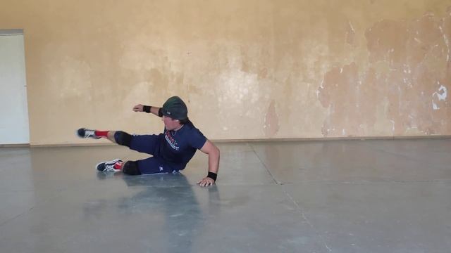 Брейк данс практика.Изучаю некоторые нюансы, как после гелика сделать выход в руки и свечу. смотреть онлайн