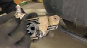 Замена лампочки в противотуманной фаре Дэу Нексии! (Daewoo Nexia) Экономия Авто!