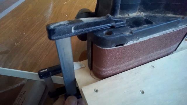 Гриндер из ленточной шлифовальной машинки быстро и просто... :)