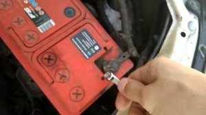 Застрял ключ! Как вытащить ключ из замка зажигания