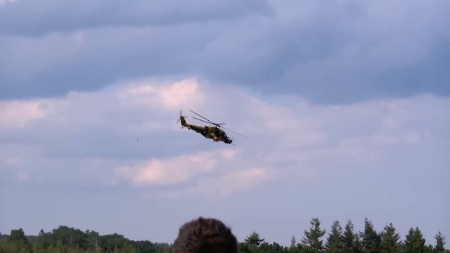 WOW !!! STUNNING !!! HUGE RC MIL MI-24 SCALE MODEL ELECTRIC HELICOPTER / FLIGHT DEMONSTRATION !!! смотреть онлайн