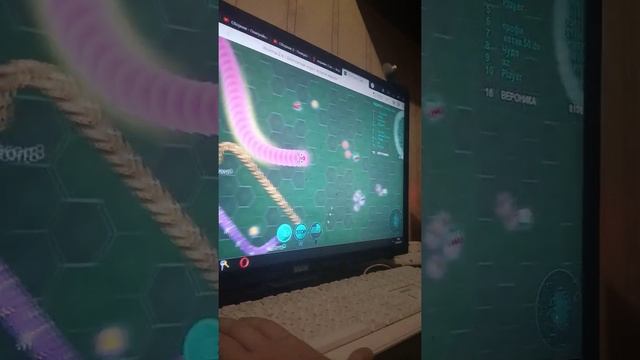 Я играю в worms 2 ио смотреть онлайн