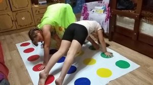 Играем в супер твистер