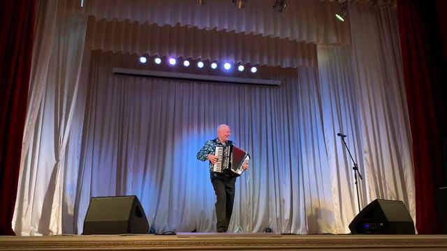 Аккордеонист Николай Засидкевич - Шаланды смотреть онлайн
