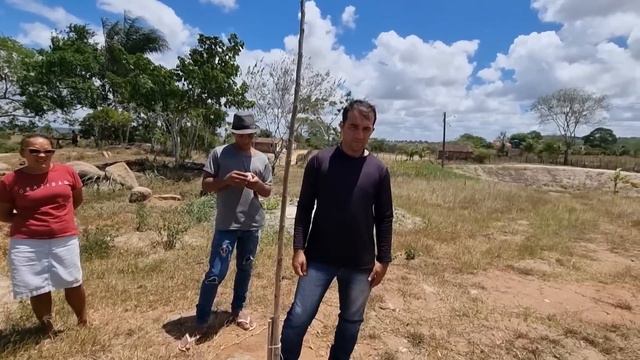 MUITA EMOÇÃO NA PROCURA DE ÁGUA NO SÍTIO E ALMOÇO COM OS AMIGOS DO CANAL EDVALDO VIDA NA ROÇA смотреть онлайн