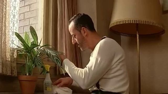 Leon. Flower scene.Rus.avi смотреть онлайн