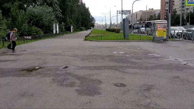 Ураган и ливень а я иду на улицу проверить новую куртку outventure и кроссовки skechers. смотреть онлайн