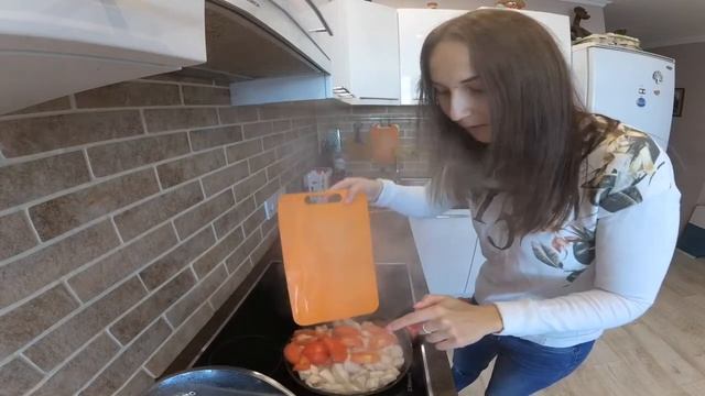 РОМАНТИЧЕСКИЙ УЖИН ЗА 5$ НА ДВОИХ / УЖИН ЗА 15 МИНУТ смотреть онлайн